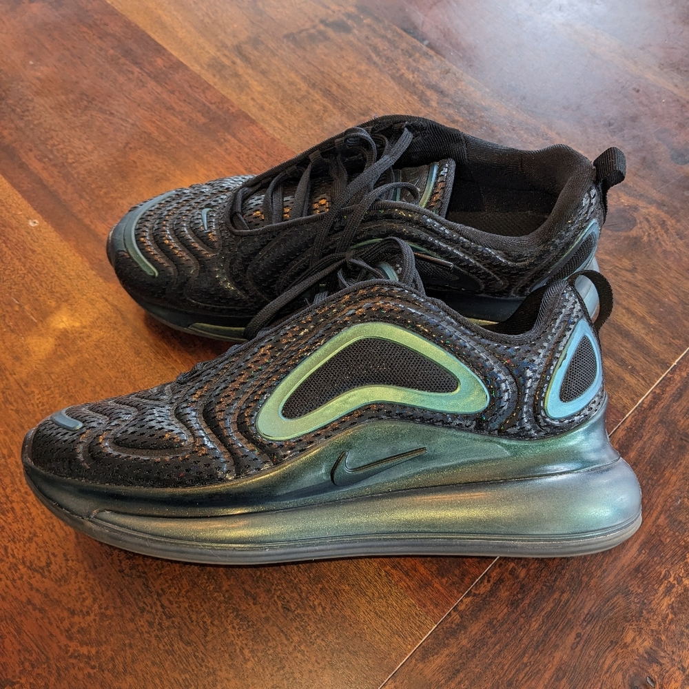 Nike Air Max 720 men's 7.5 iridescent